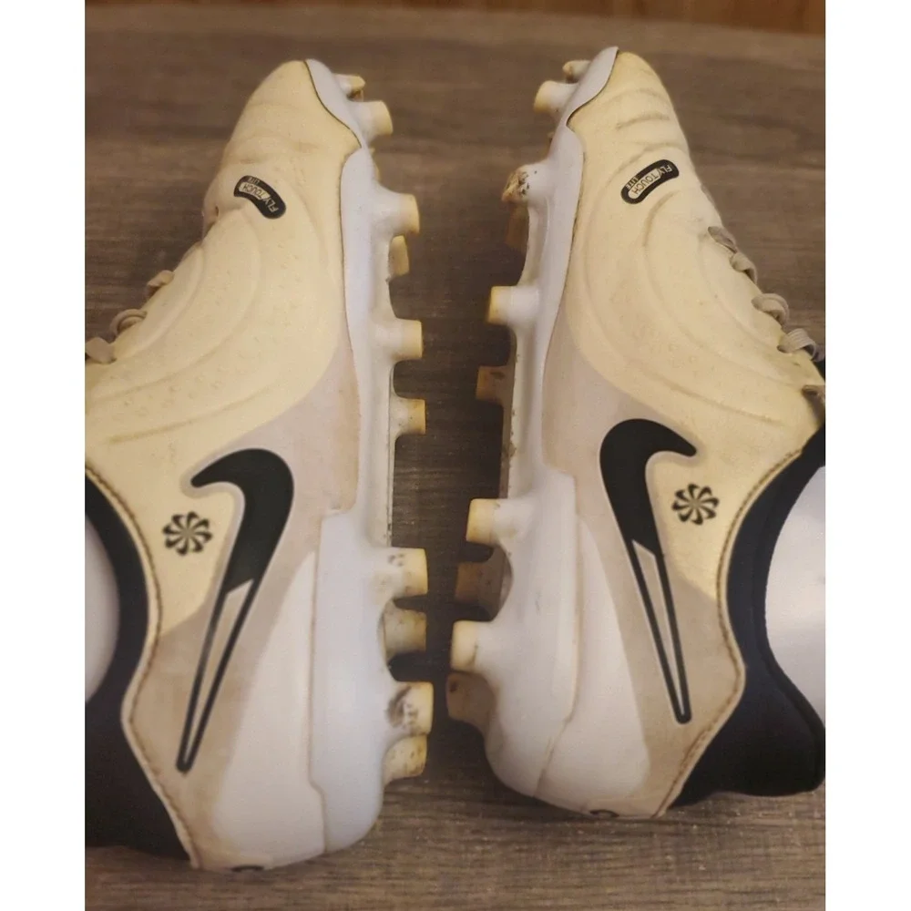 Nike Jr. Tiempo‎ Legend 10 Academy MG Soccer Cleats Youth Size 5.5Y White